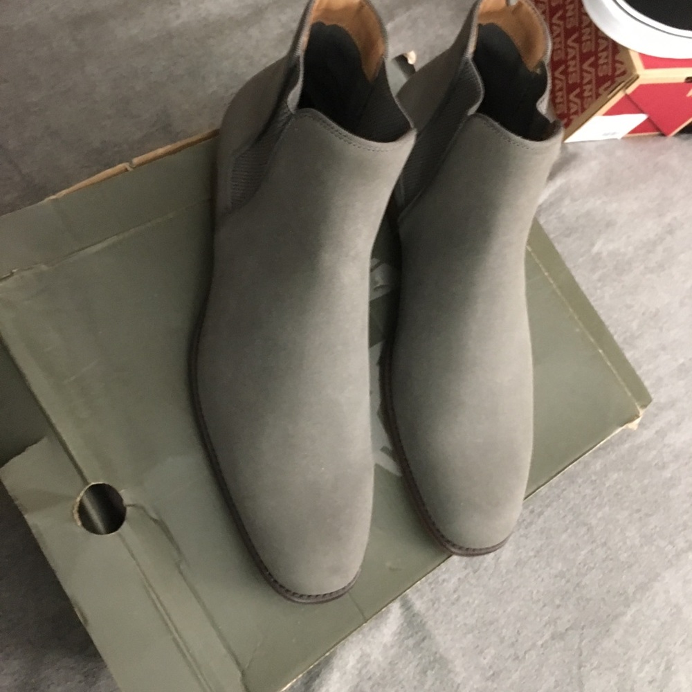 Men Chelsea boots